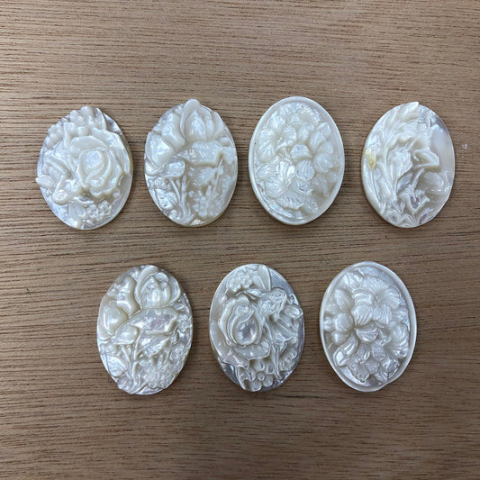 Natural White Mother Of Pearl Shell Oval Flower Carving
