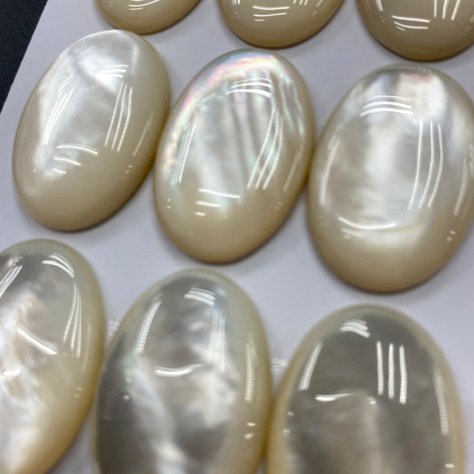 Natural White Mother Of Pearl Shell Oval Cab 15x20mm 18x25mm 20x30mm