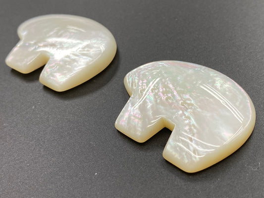 Natural White Mother Of Pearl Bear Piece 30x40mm